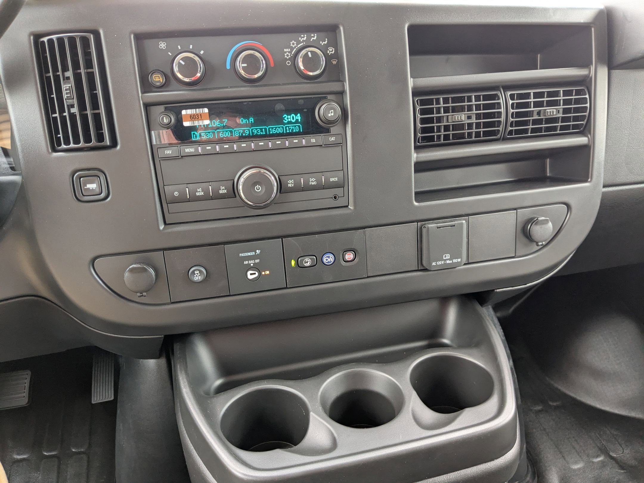 2025 GMC Savana Cargo Work Van - Photo 10