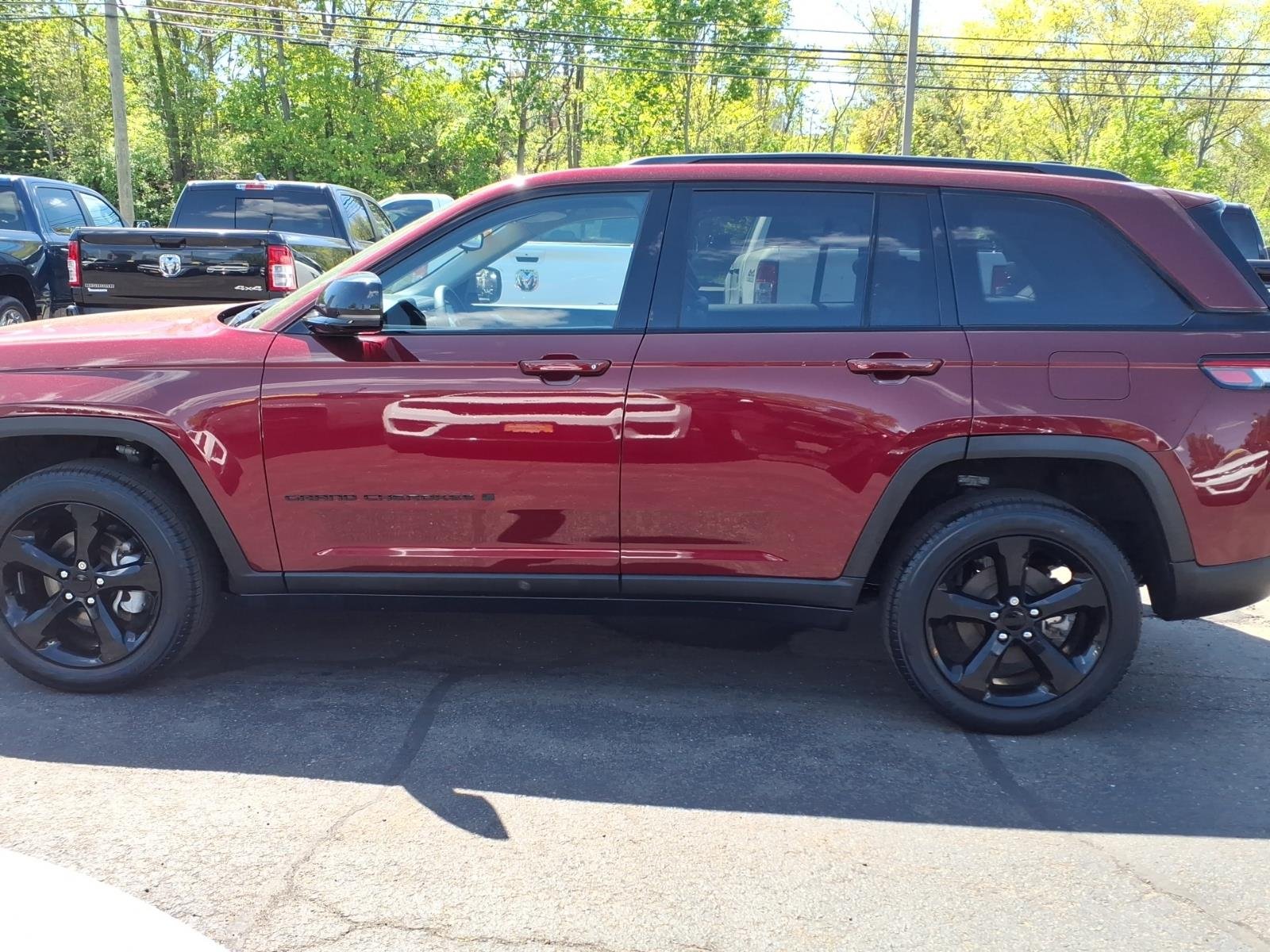 Certified Used 2023 Red Jeep Limited image 4