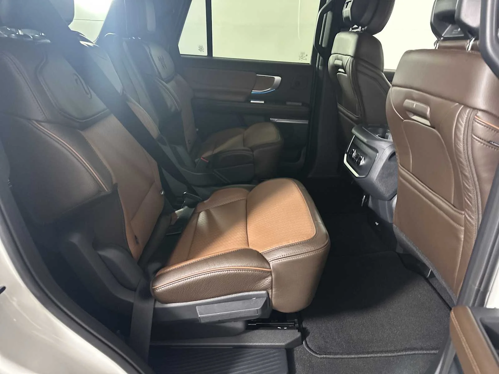 New 2027 Star White Metallic Tri-Coat Ford King Ranch image 19