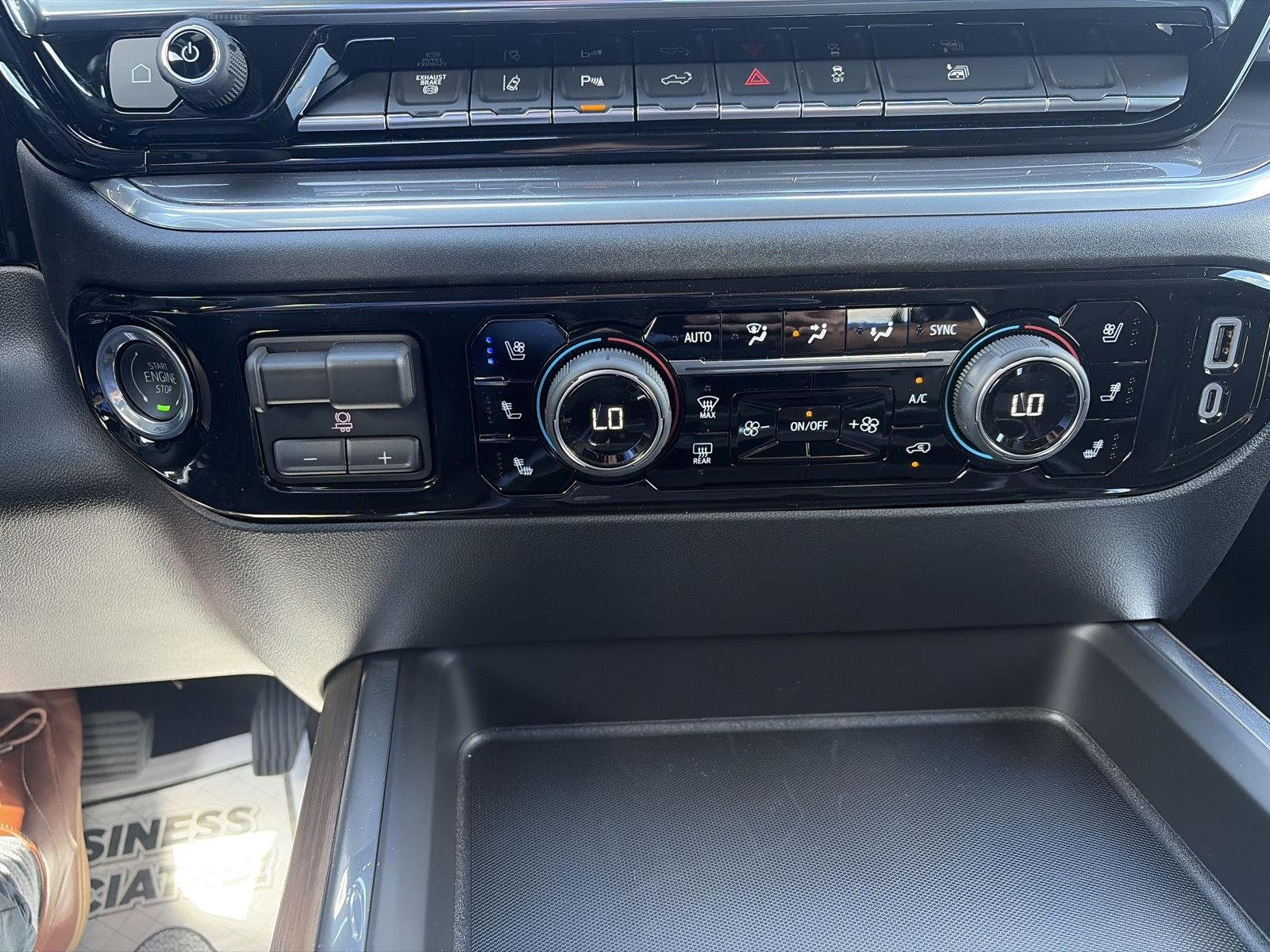2026 Chevrolet Silverado 3500 HD High Country - Photo 35