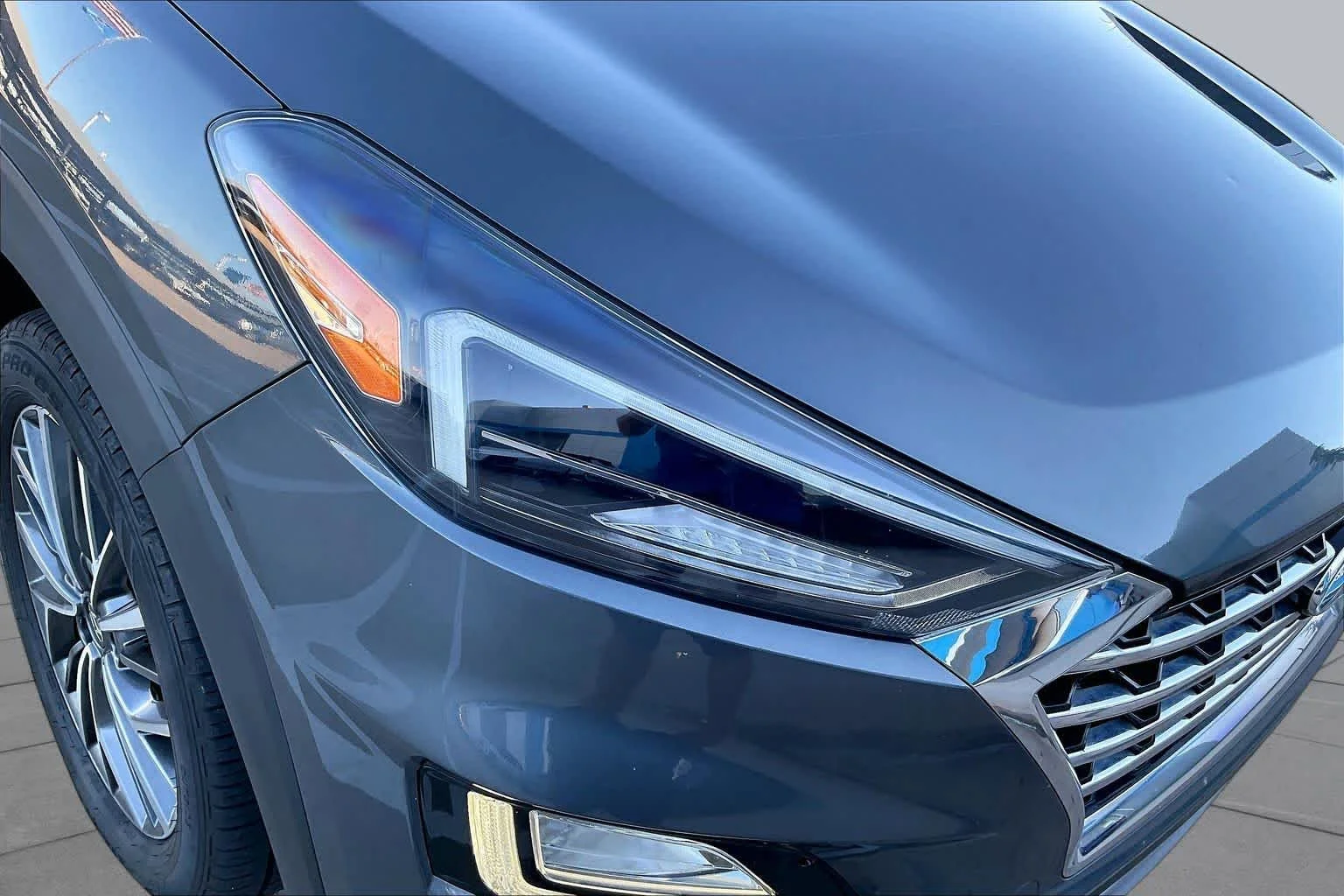 Used 2019 Coliseum Gray Hyundai Limited image 26