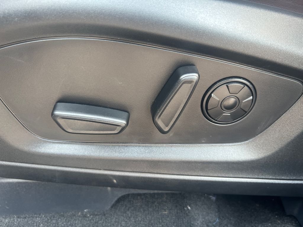 Used 2025 Black Ford Platinum image 12