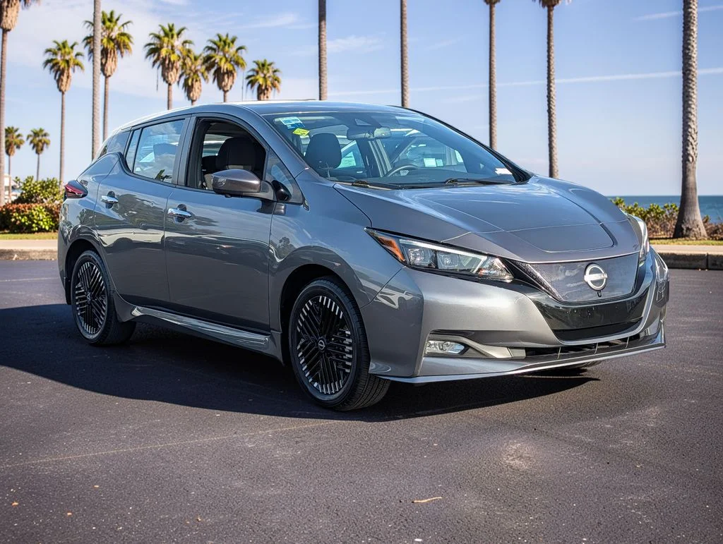 Used 2024 Gray Nissan SV Plus image 4