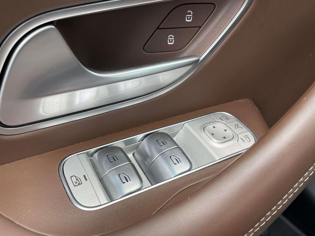 Used 2024 Selenite Gray Metallic Mercedes-Benz GLE 53 AMG® image 35