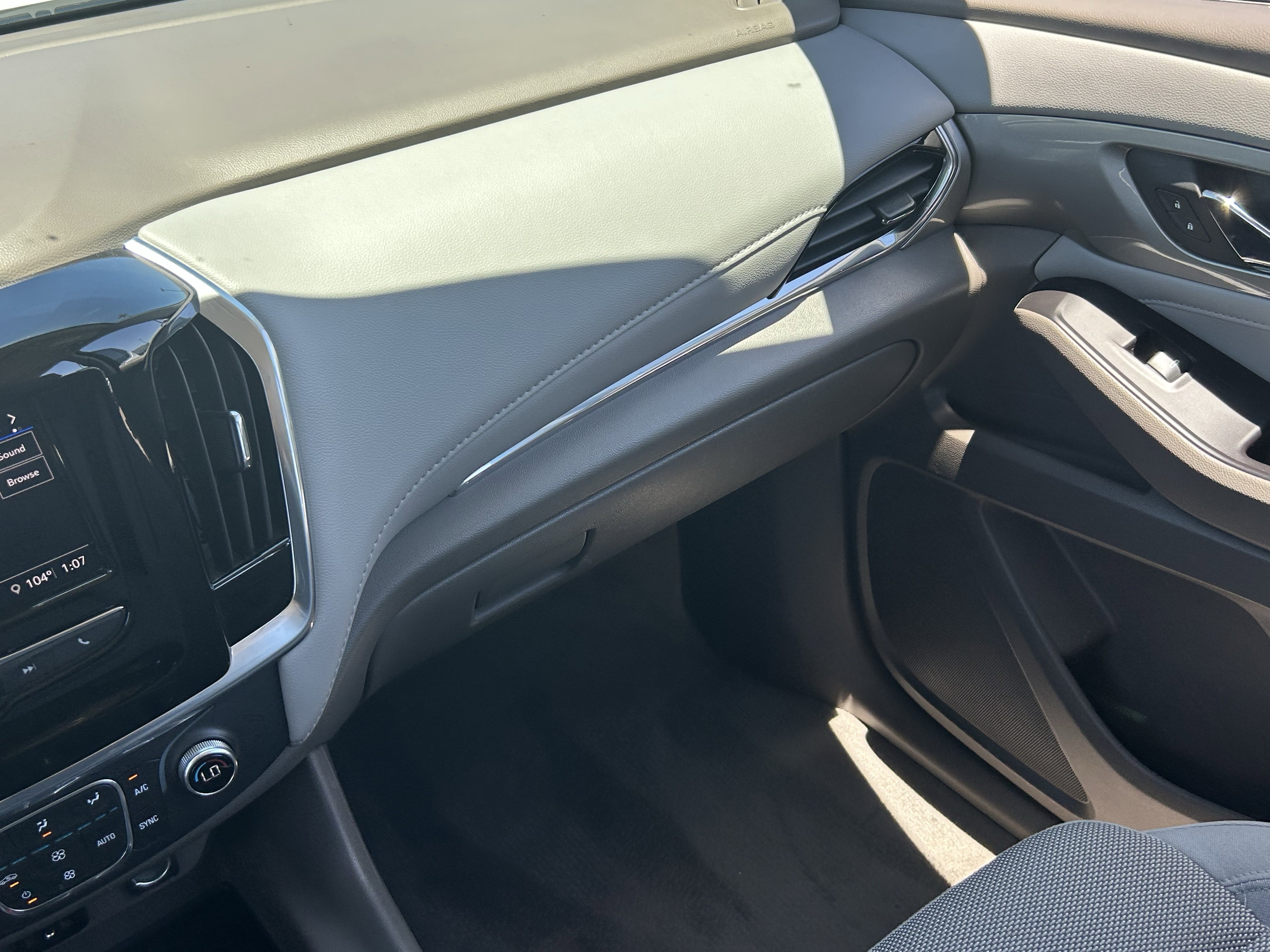 2020 Chevrolet Traverse 1LT - Photo 18