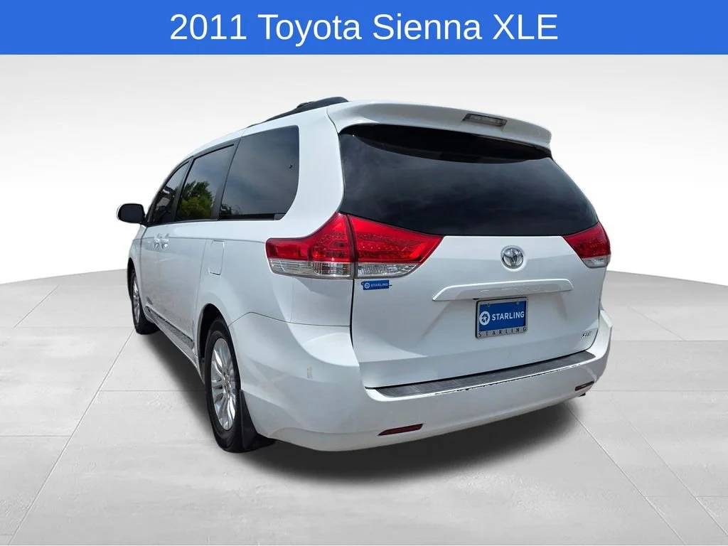 Used 2011  Toyota XLE AAS image 7