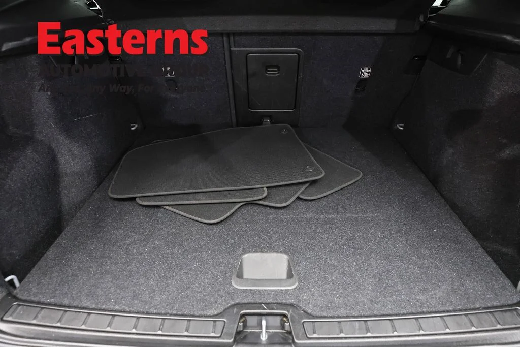 Used 2021 Gray Volvo Momentum image 9