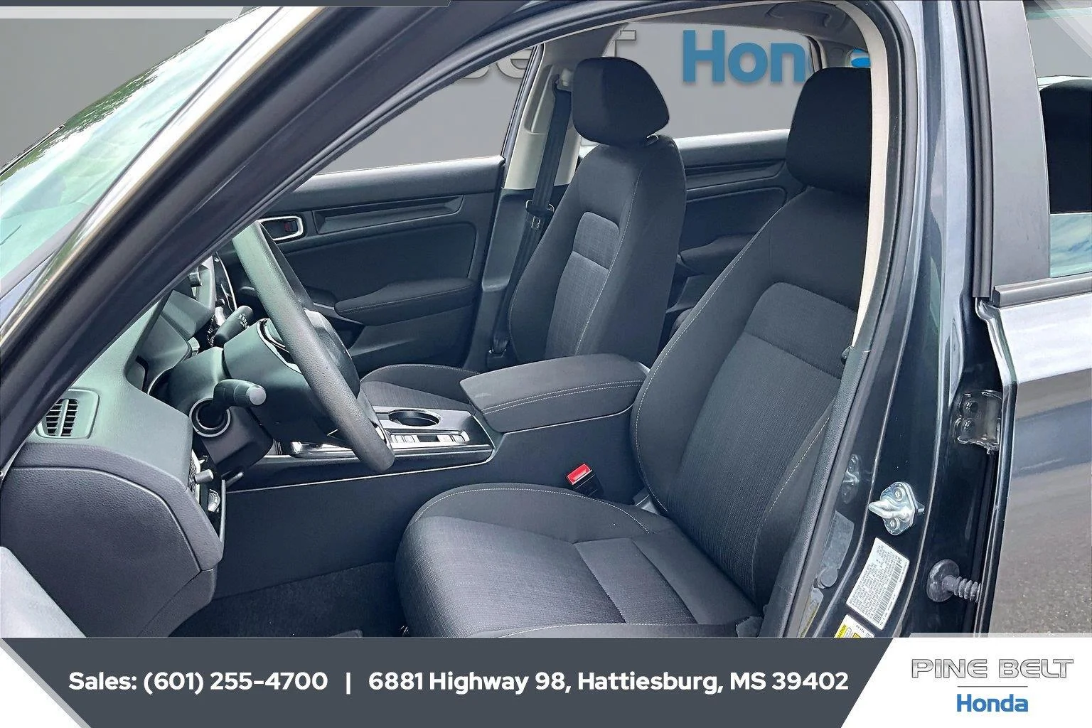 Used 2025 Meteorite Gray Metallic Honda LX image 18