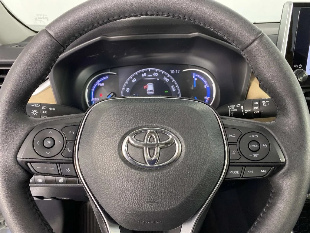 Used 2024 Ice Toyota XLE image 16