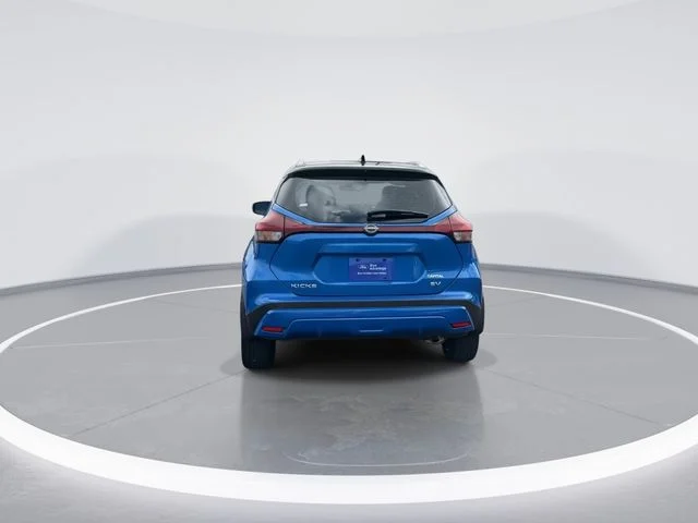 Used 2023 Blue Nissan SV image 6