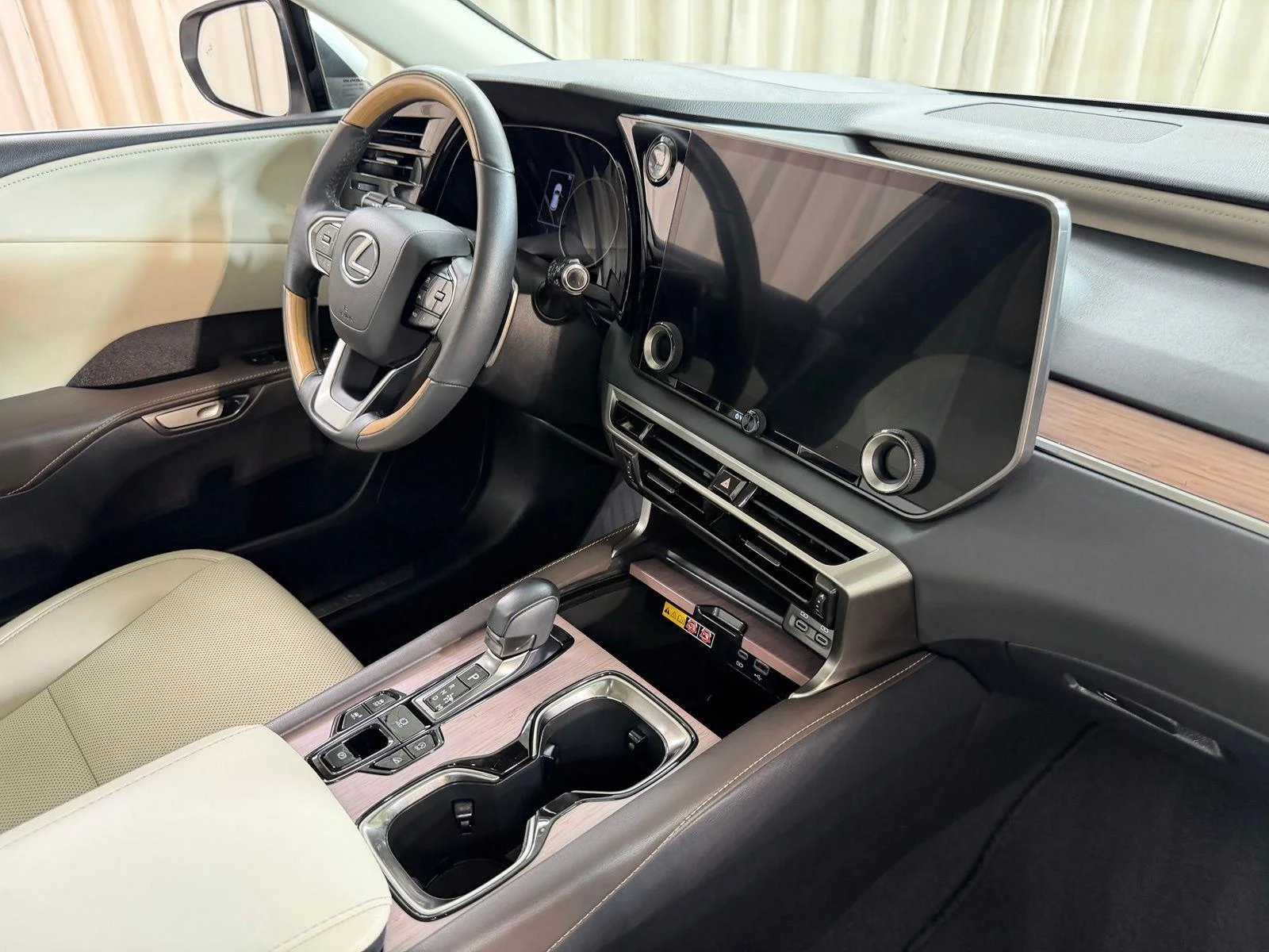 Used 2024 Eminent White Pearl Lexus RX 350 Premium image 45