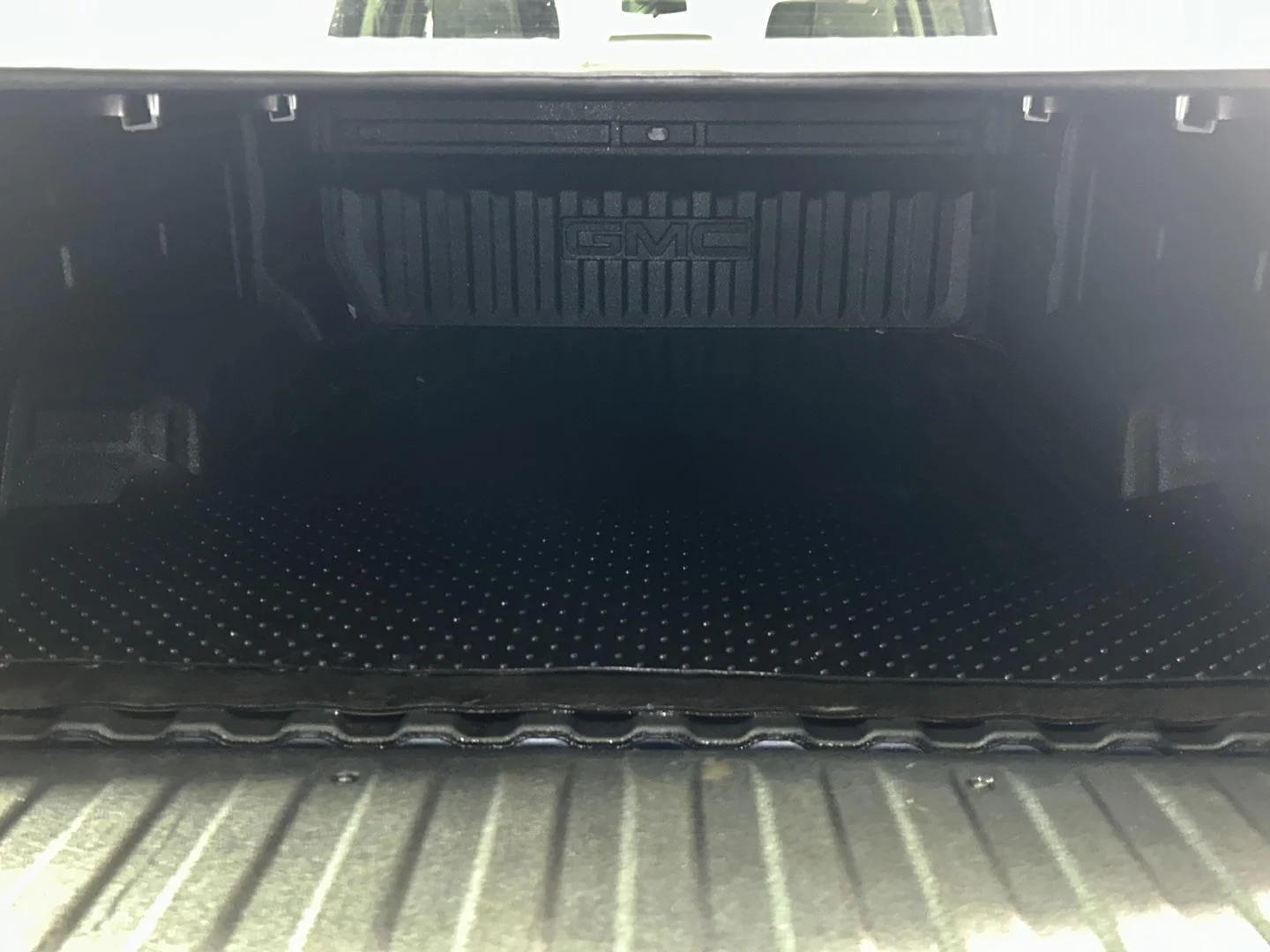 Used 2019 Dark Sky Metallic GMC SLE image 8
