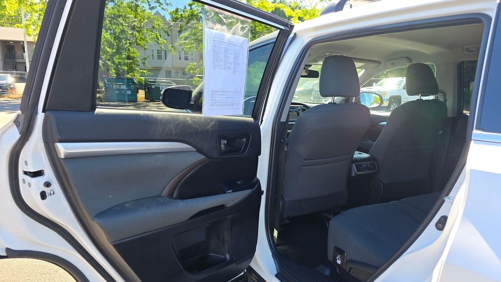 Used 2019 Blizzard Pearl Toyota LE image 15
