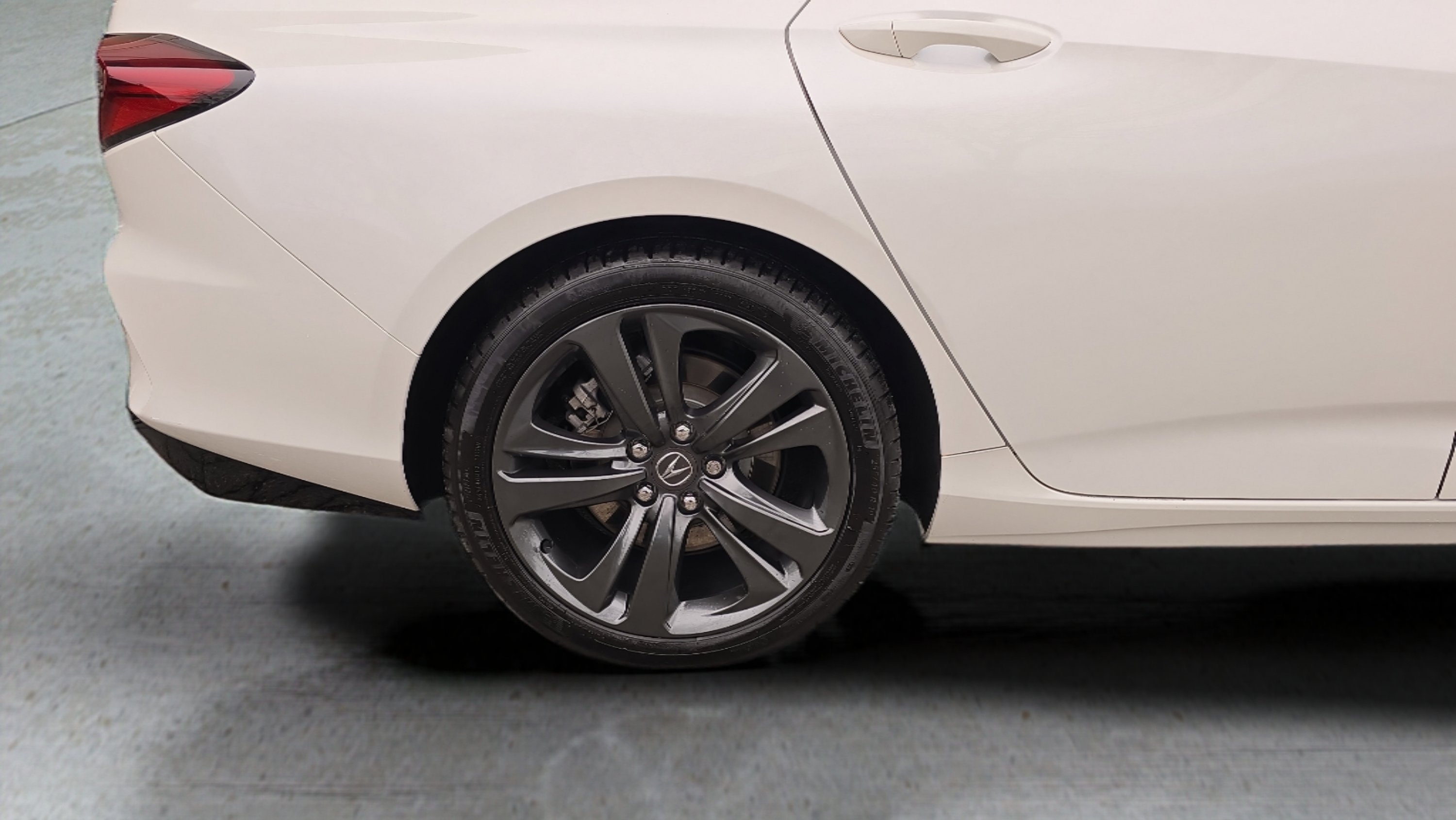 Used 2022 White Acura SH-AWD w/A-Spec Package image 11