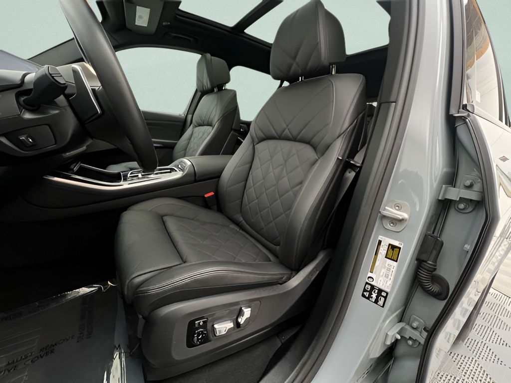 Used 2026 Gray Metallic BMW xDrive40i image 37