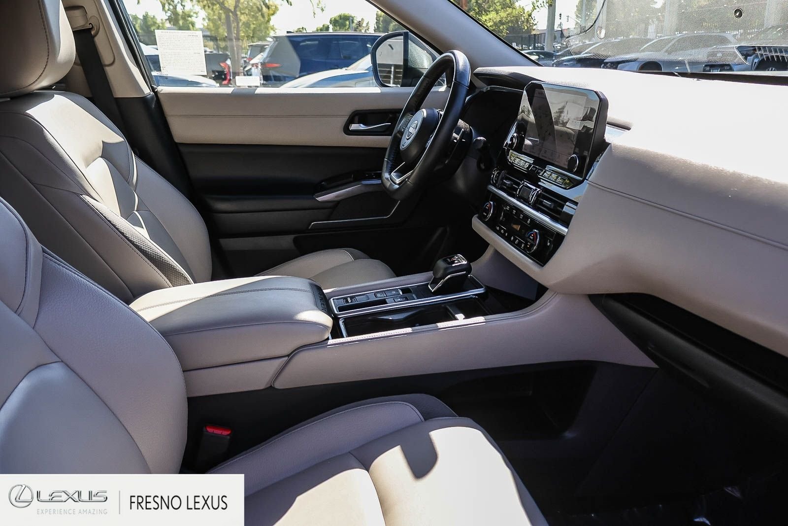 Used 2023 Gray Nissan SL image 12