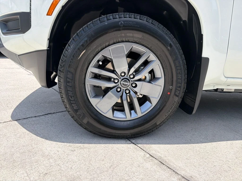 New 2026 Glacier White Nissan Crew Cab SV image 10