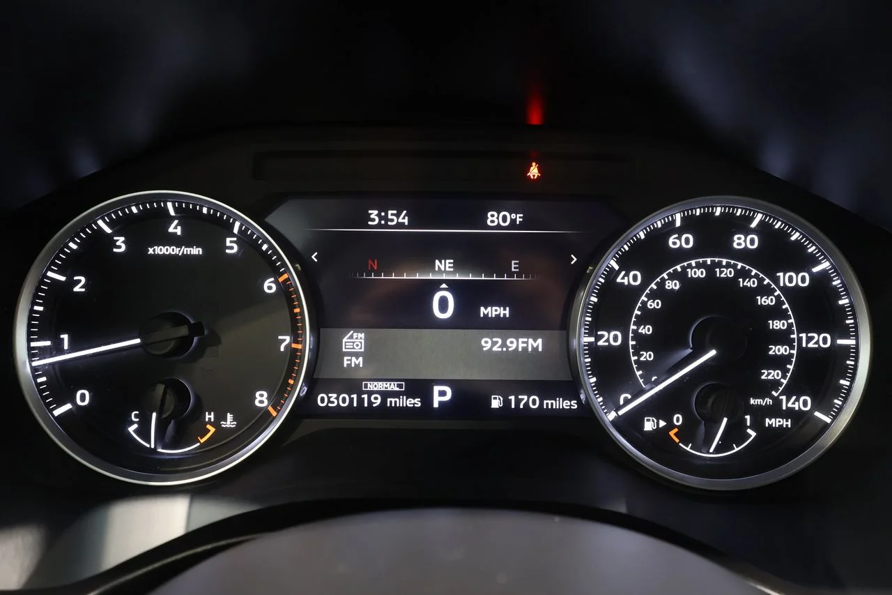 Used 2025 Gray Mitsubishi SE image 11