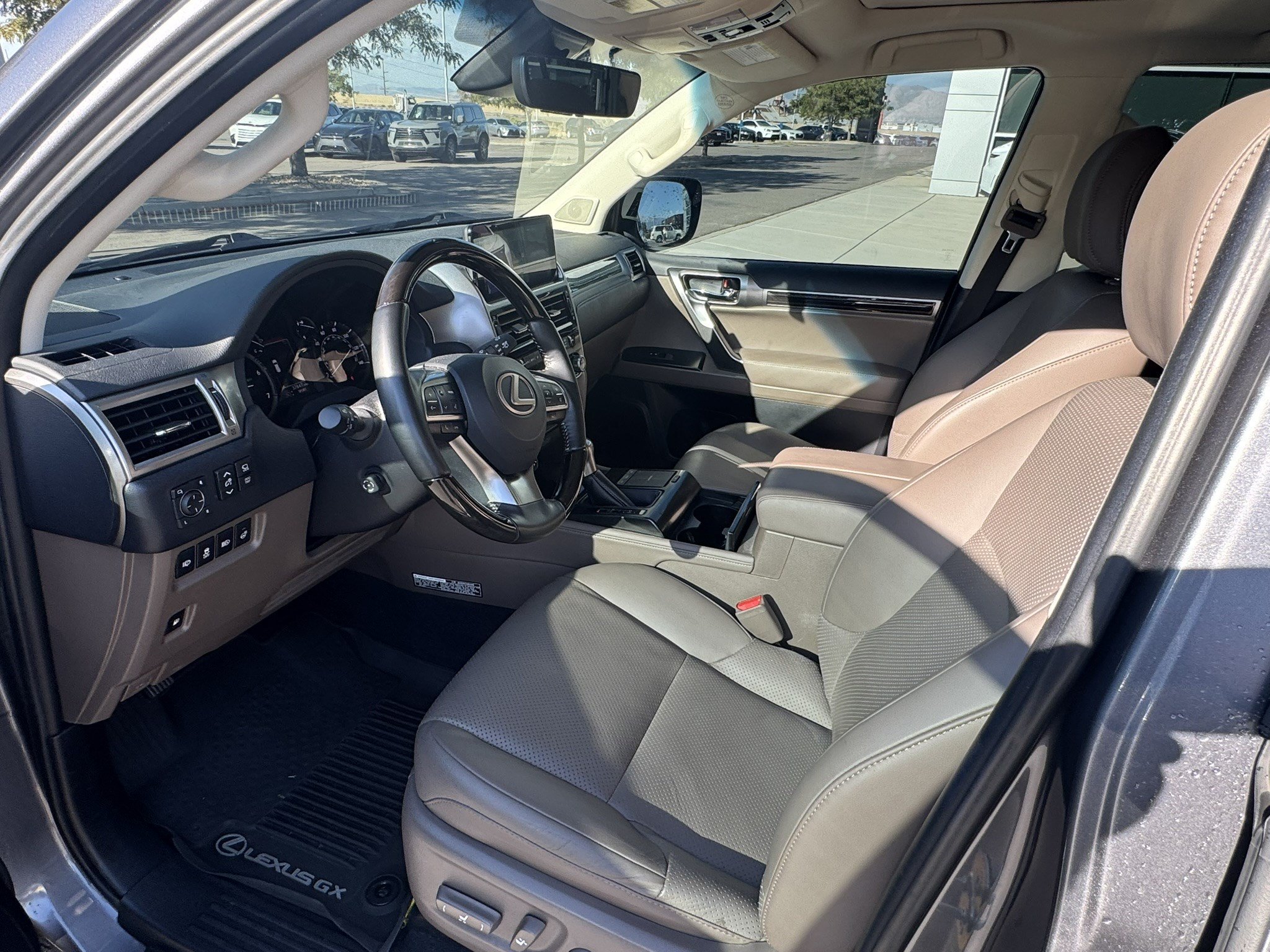 Used 2023 Gray Pearl Lexus 460 Luxury image 10