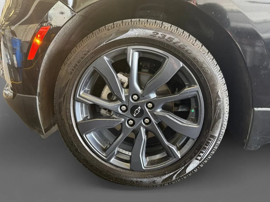 Used 2022 Mosaic Black Metallic Chevrolet RS image 15