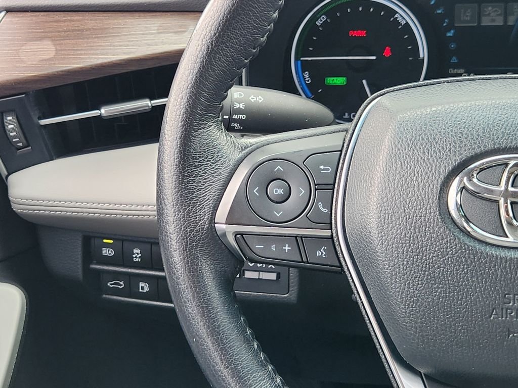 Used 2020 Brownstone Toyota Hybrid XLE image 31