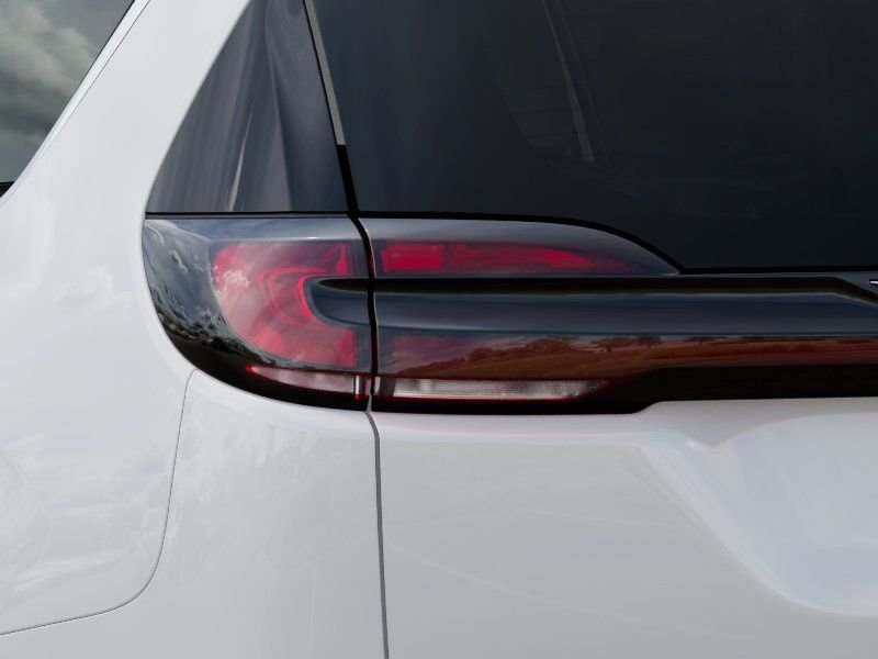 New 2027 Bright White Clear-Coat Exterior Paint Chrysler Limited image 9