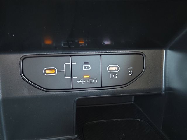 New 2026 White Kia S image 9
