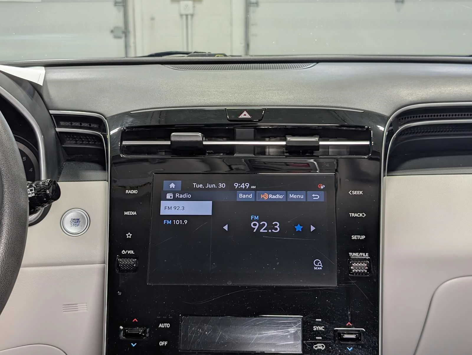 Used 2024 Hampton Gray Hyundai SEL image 18