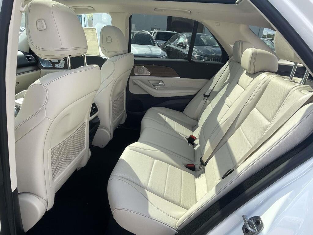 New 2026 Polar White Mercedes-Benz GLE 450 image 19
