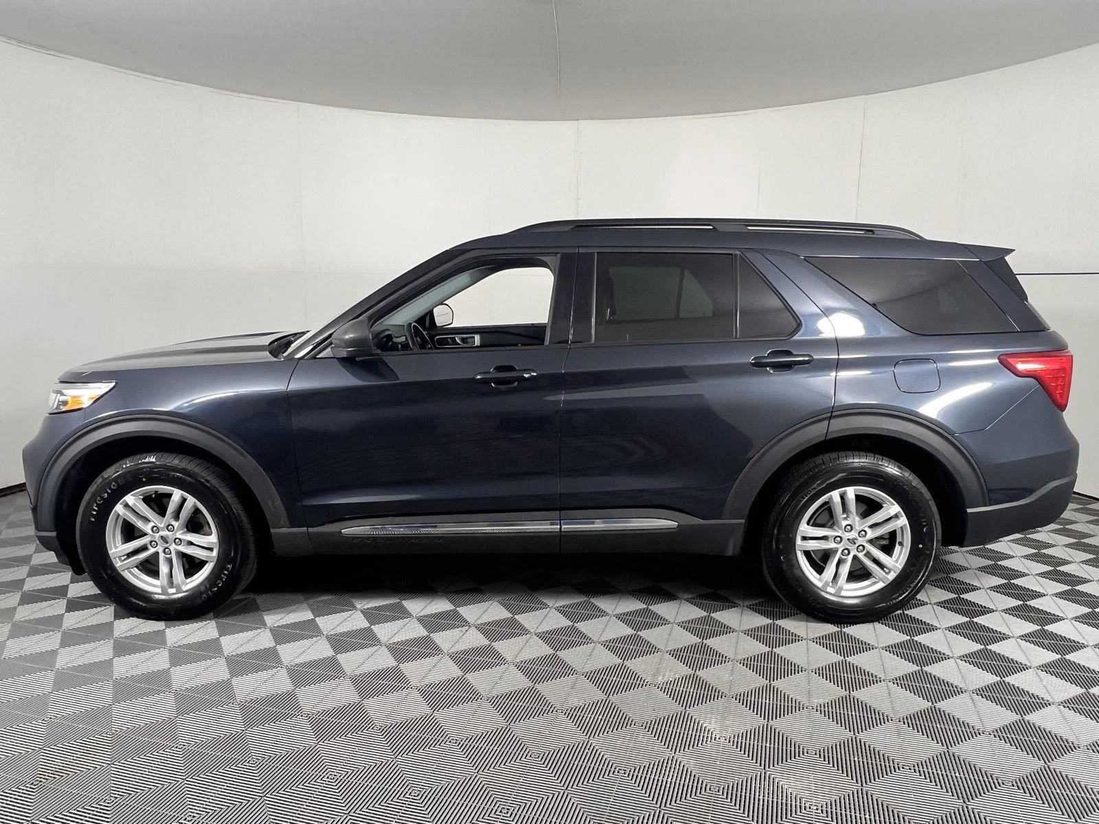 Used 2022 Stone Blue Ford XLT image 7