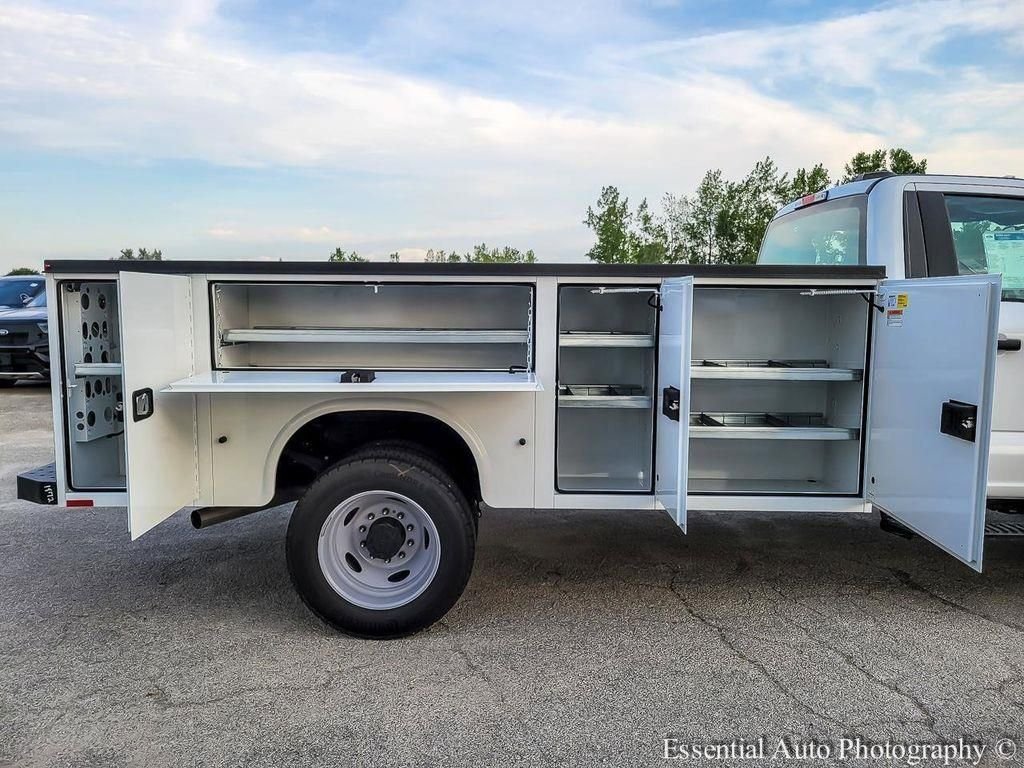 New 2025 Oxford White Ford F-550® XL image 24