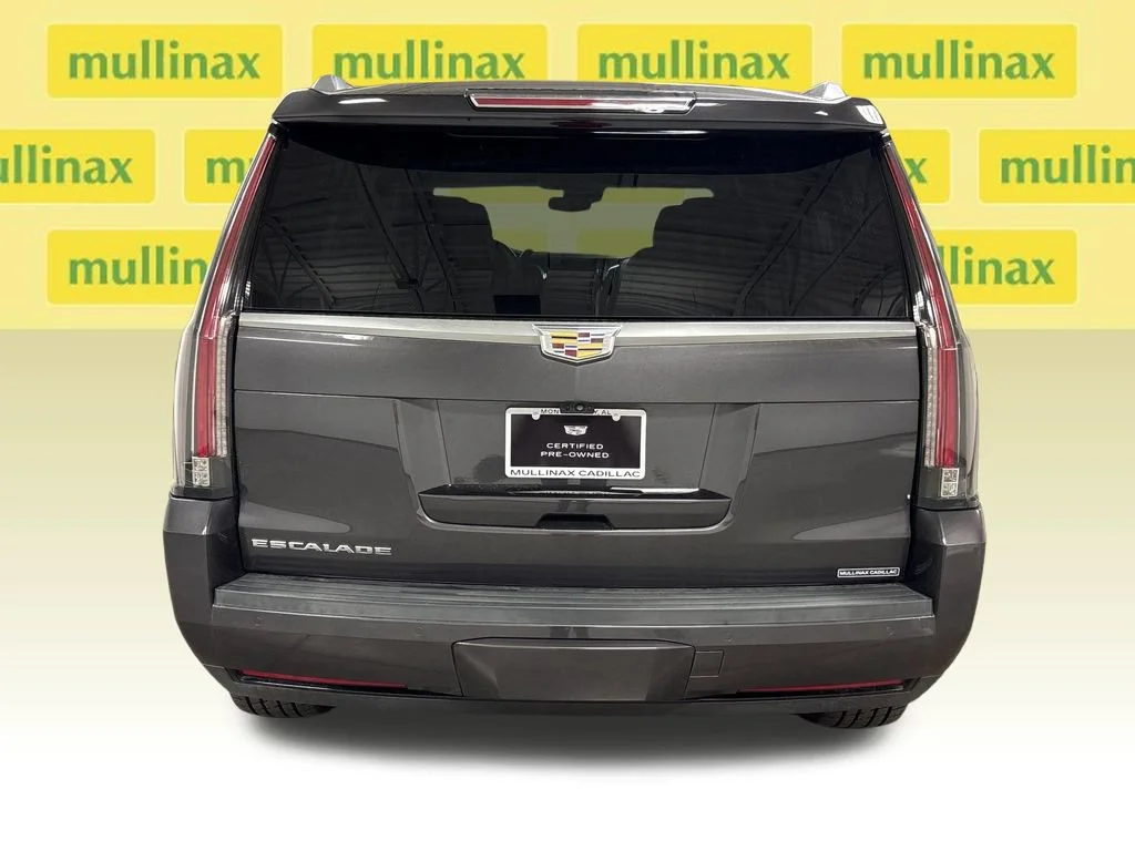 Used 2018 DARK GRANITE METALLIC Cadillac Premium Luxury image 19