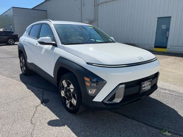 Used 2024 White Hyundai SEL image 3