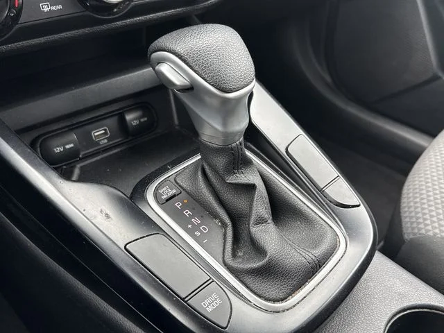 Used 2022 Black Kia LX image 7