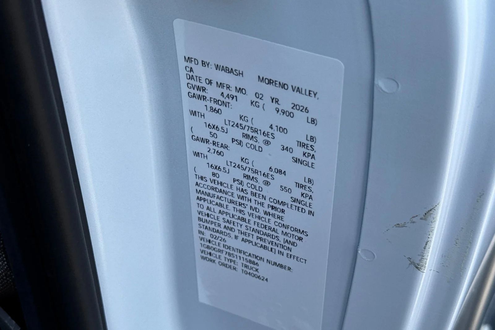 2025 Chevrolet Express Cutaway 3500 1WT view 24