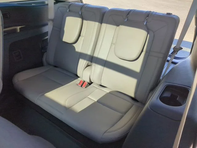 Used 2020 Blue Lincoln Reserve image 32