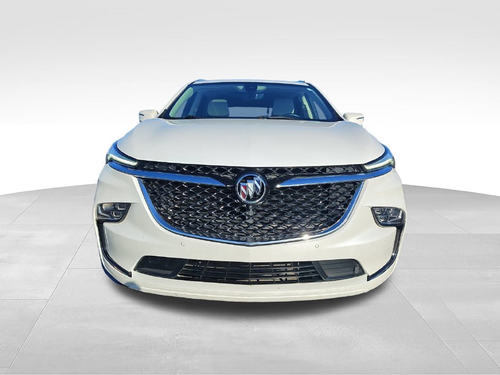 Used 2022 White Buick Avenir image 8