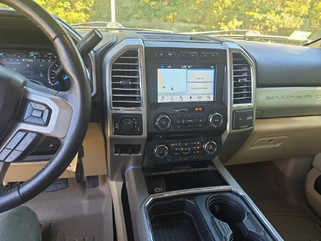 Used 2017 White Ford Lariat image 19