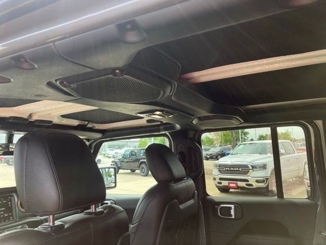 Used 2022 Sting-Gray Clearcoat Jeep Mojave image 27