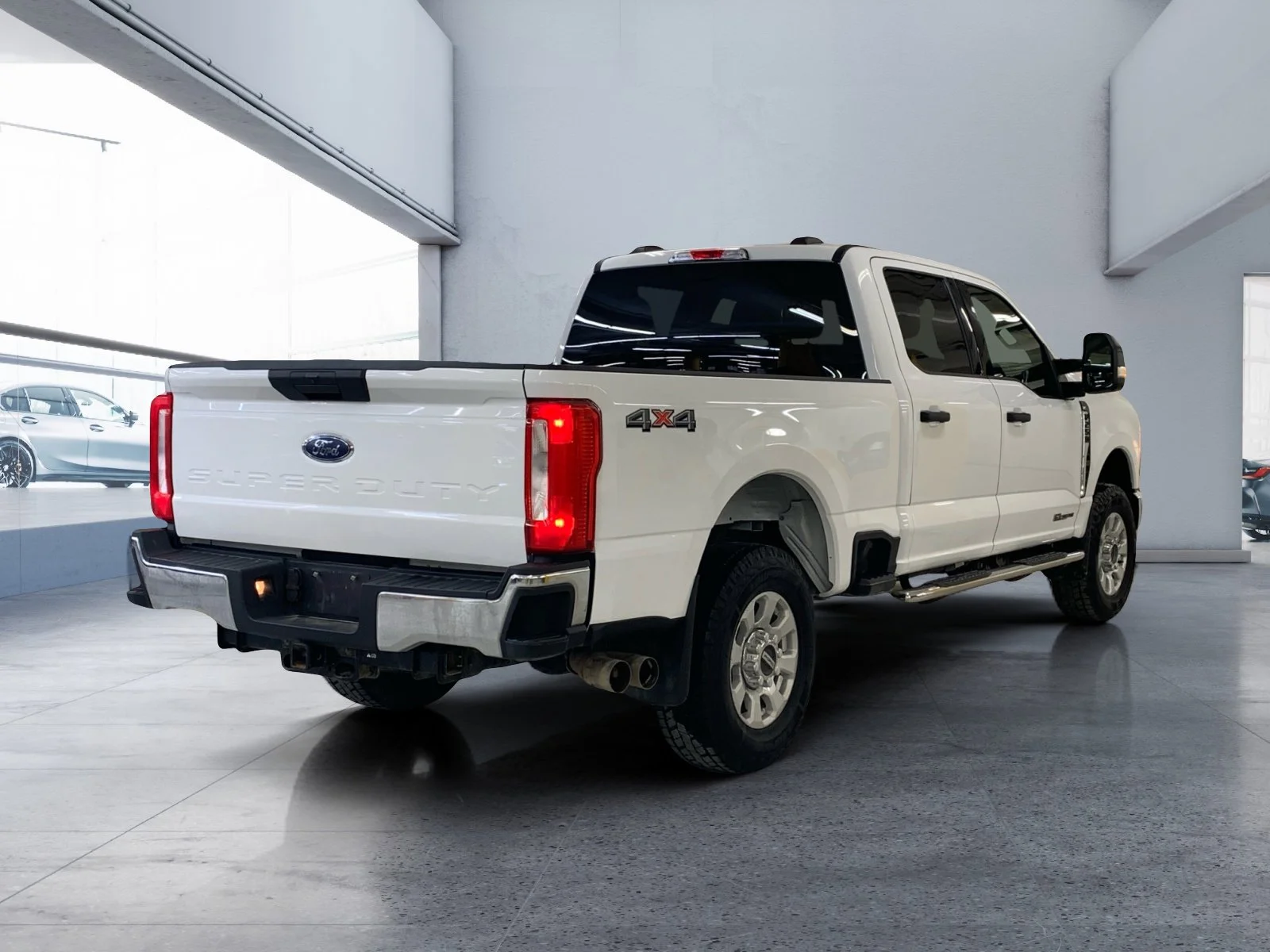 Used 2024 Oxford White Ford XLT image 5
