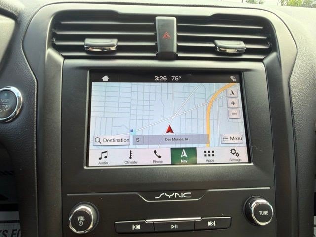 Used 2019 Oxford White Ford SE image 29