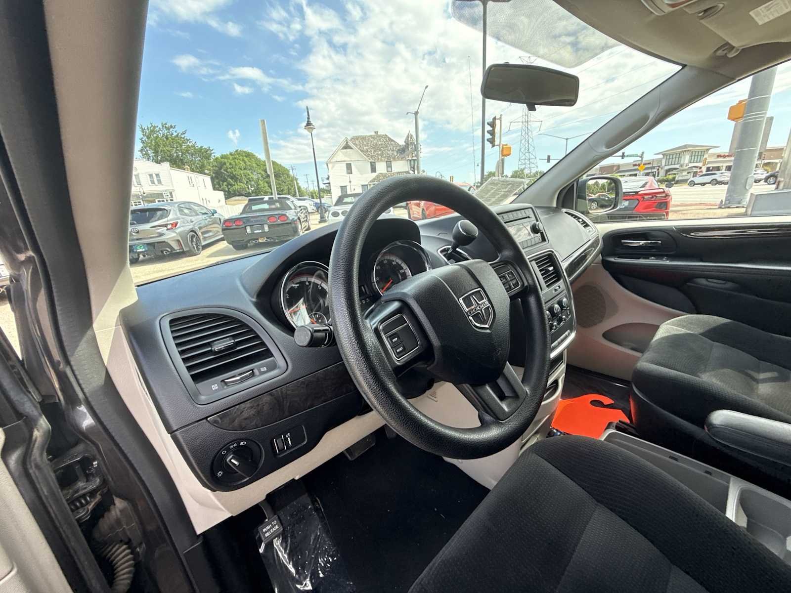 2016 Dodge Grand Caravan SE - Photo 10