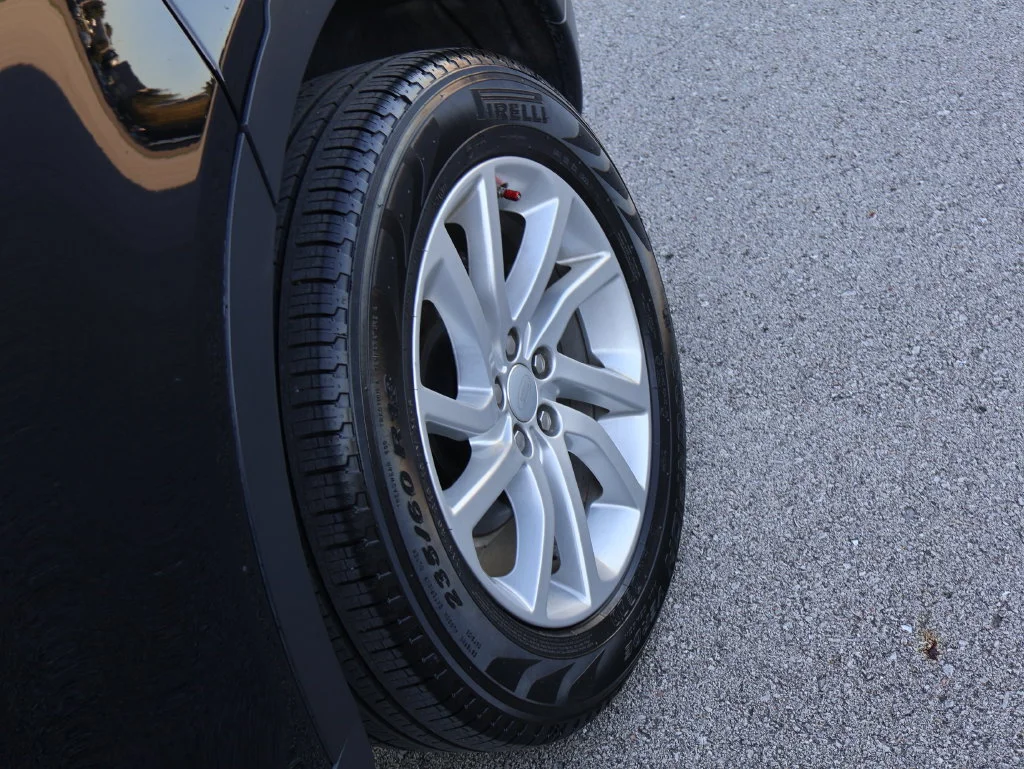 Used 2019  Land Rover  image 40