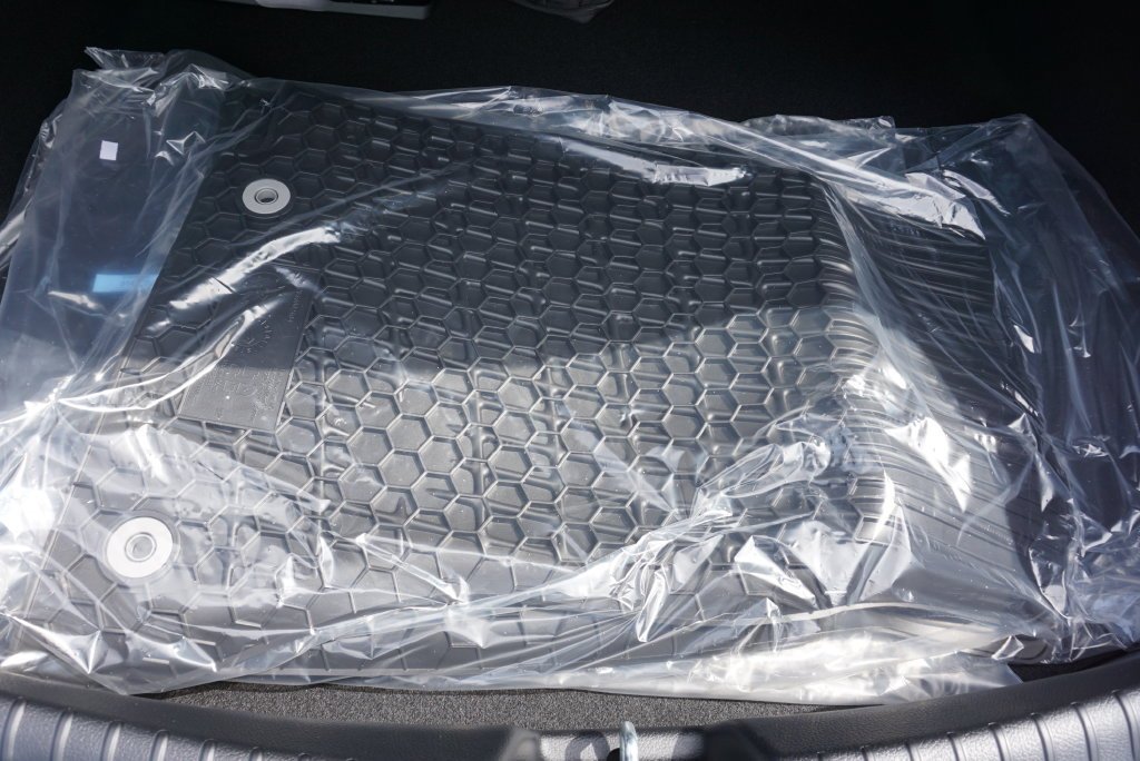 New 2027 Graphite Grey Metallic Mercedes-Benz CLE 450 image 59