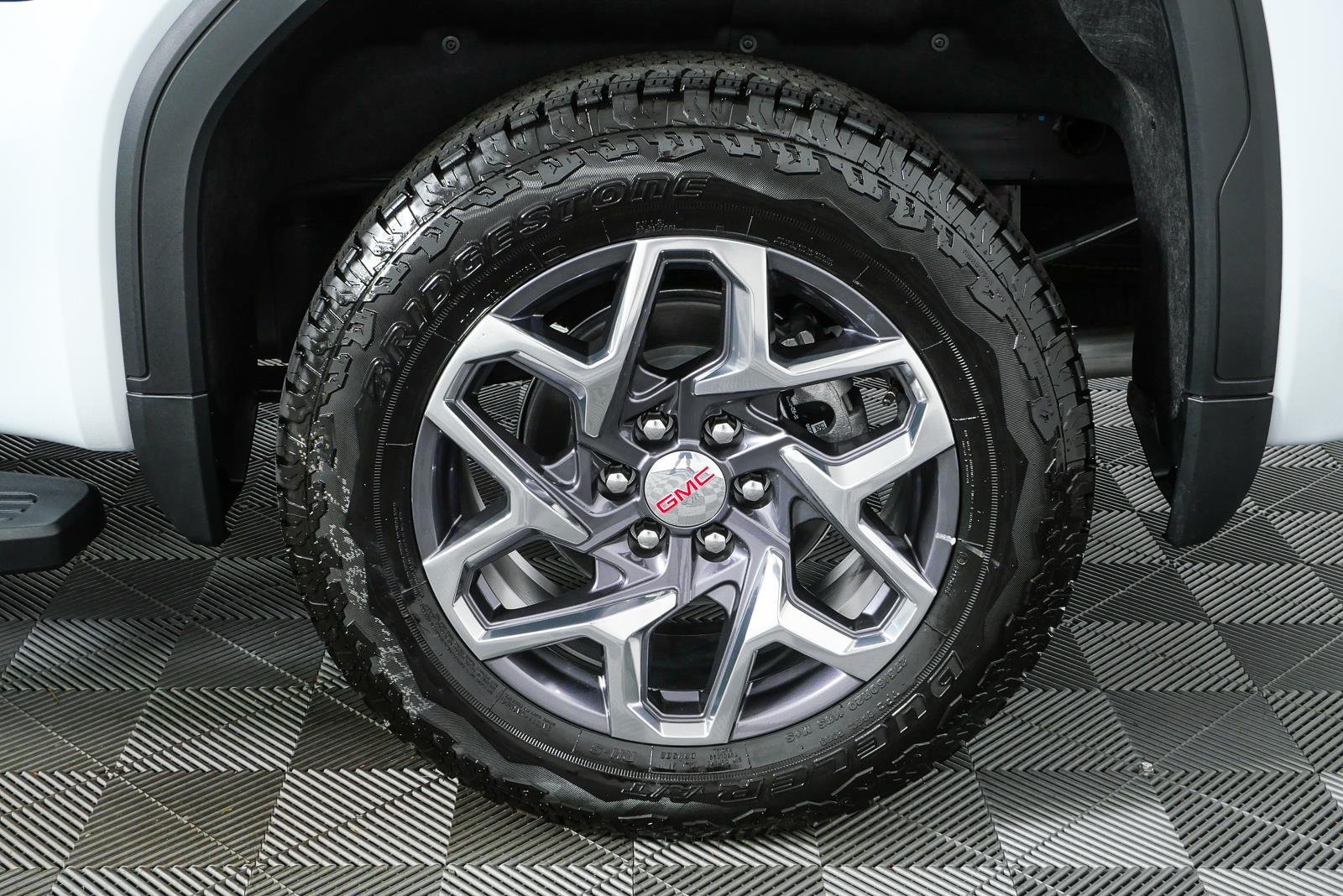 2026 GMC Sierra 1500 SLT - Photo 37