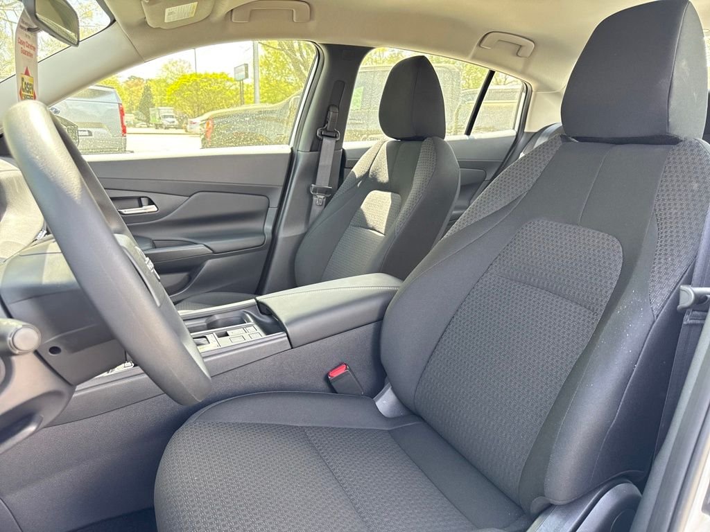 Used 2026 White Nissan S image 4