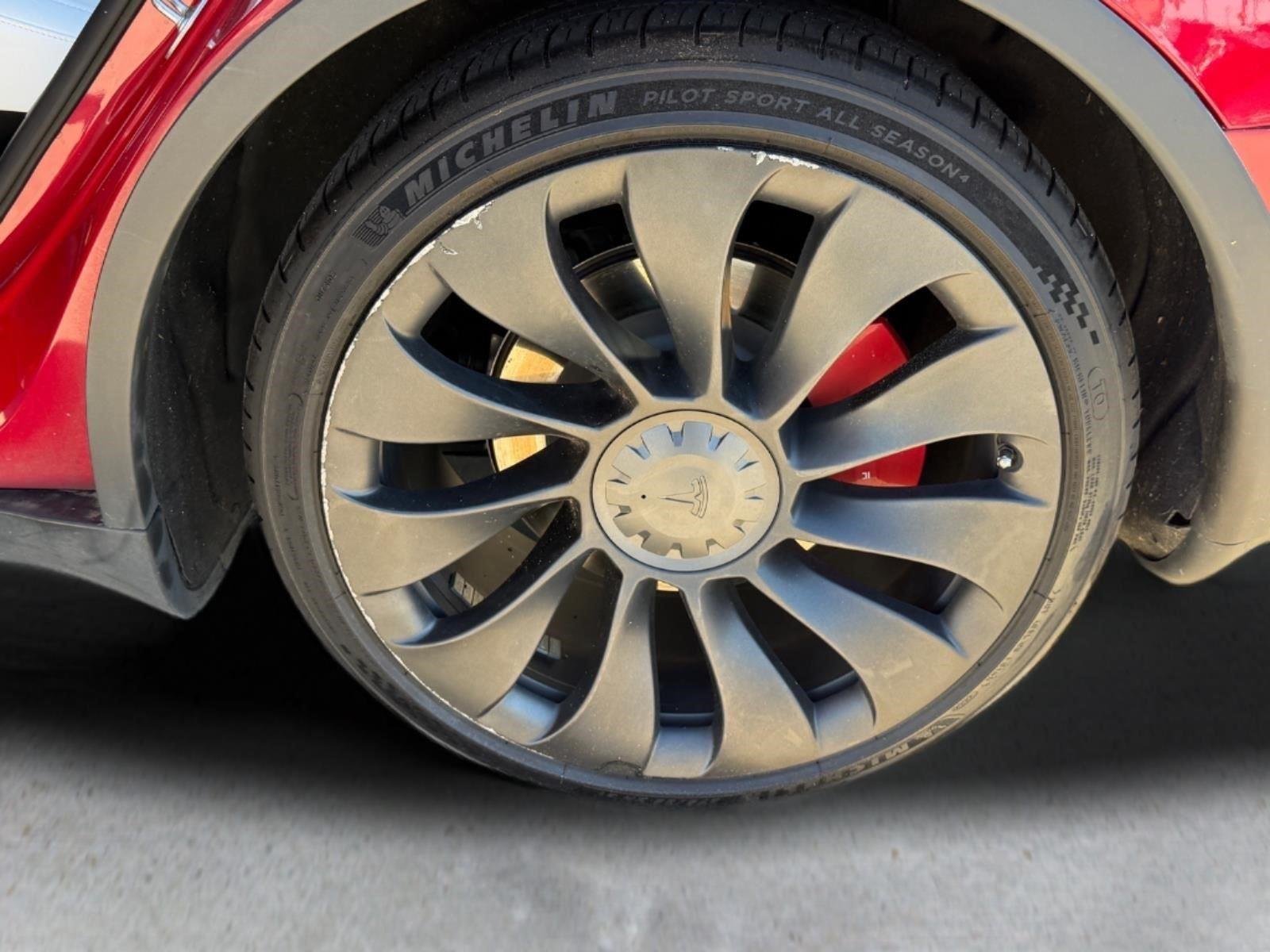 Used 2022  Tesla Performance image 15