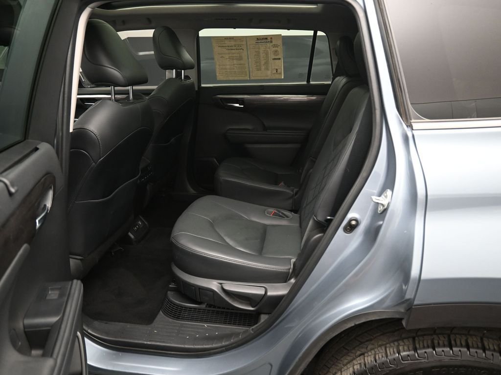 Used 2020  Toyota Platinum image 29