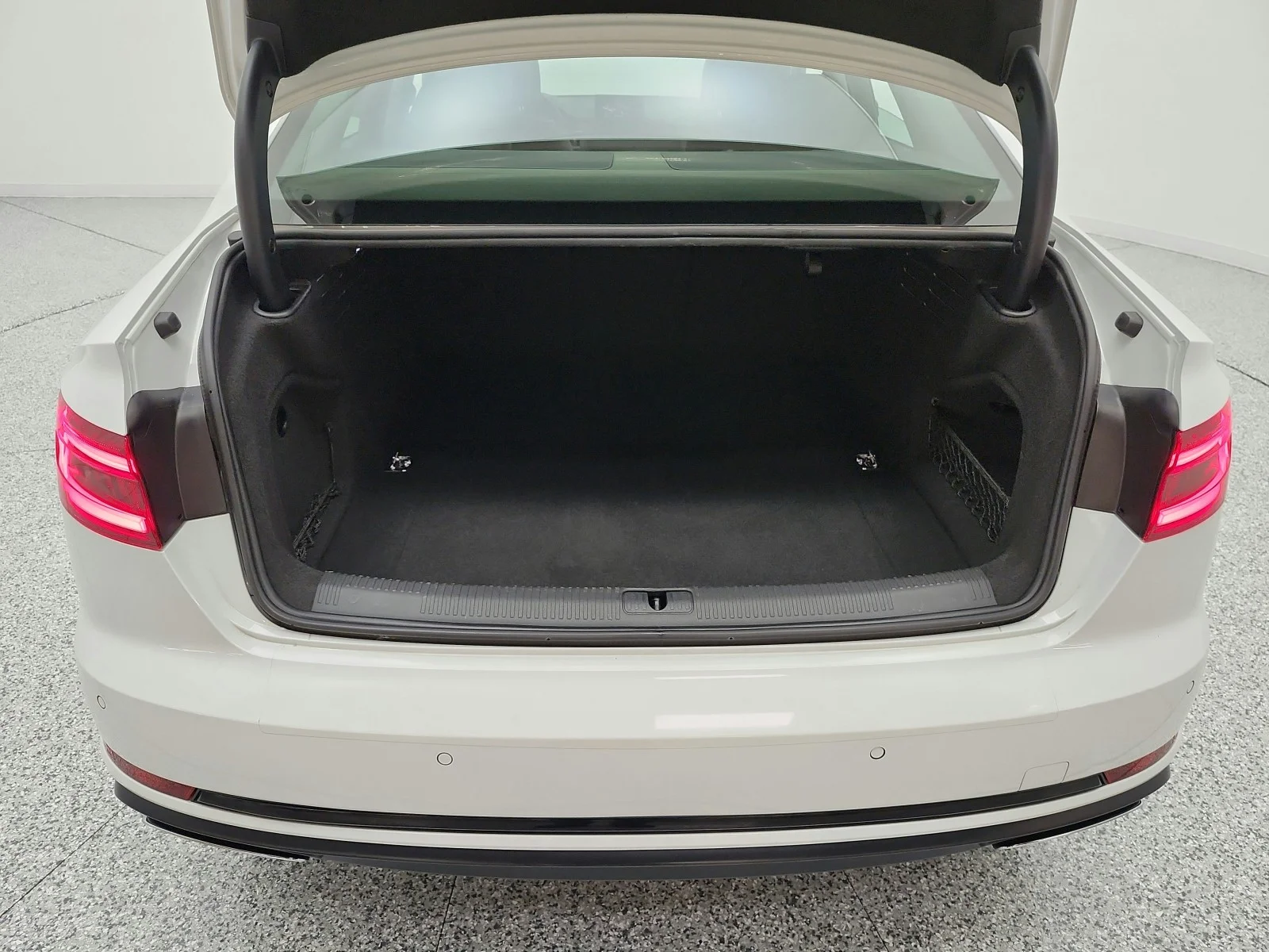 Used 2019 Glacier White Metallic Audi Premium 40 TFSI image 21