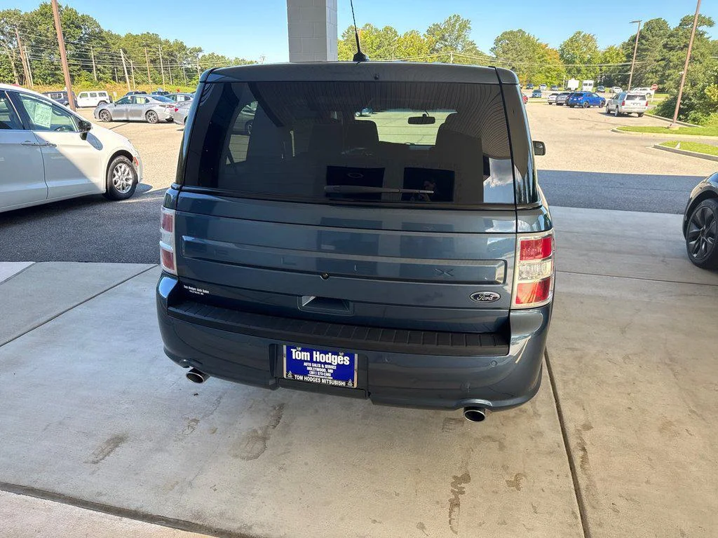 Used 2019 Blue Metallic Ford SE FWD image 5